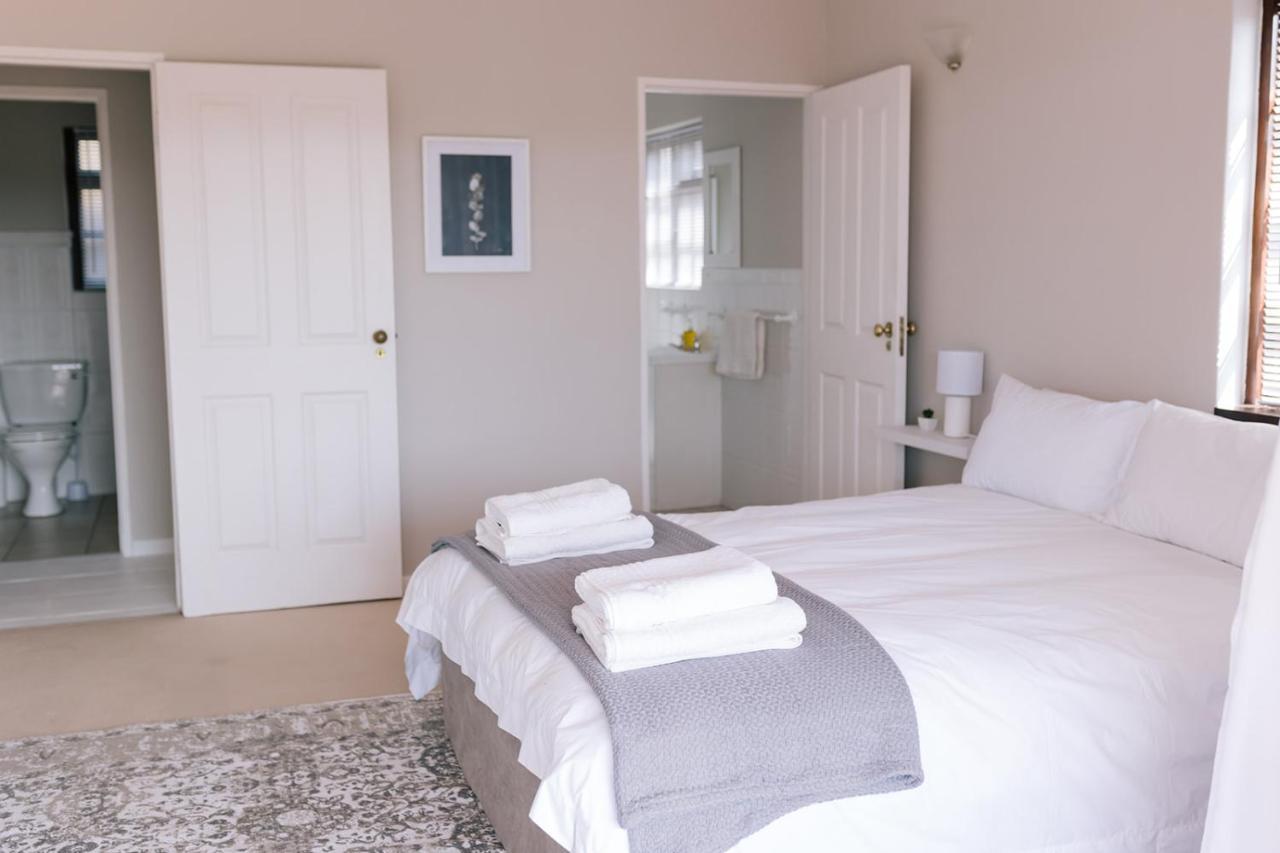 Nahoon Beach Villas Self Catering Apartments 이스트런던 외부 사진
