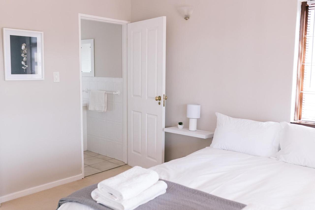 Nahoon Beach Villas Self Catering Apartments 이스트런던 외부 사진
