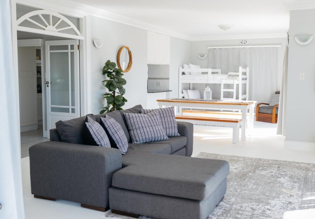 Nahoon Beach Villas Self Catering Apartments 이스트런던 외부 사진