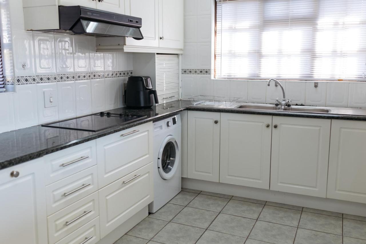 Nahoon Beach Villas Self Catering Apartments 이스트런던 외부 사진