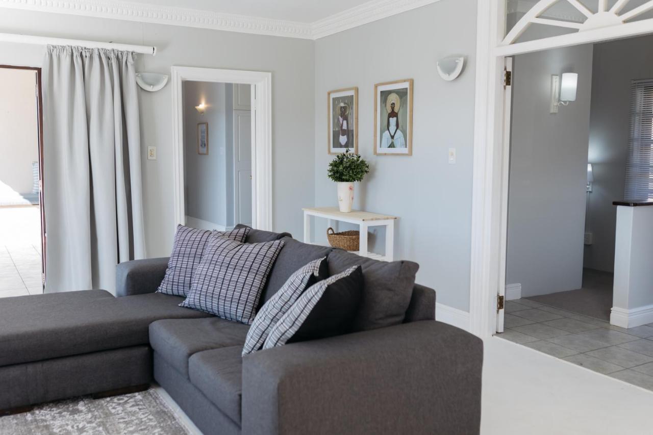 Nahoon Beach Villas Self Catering Apartments 이스트런던 외부 사진