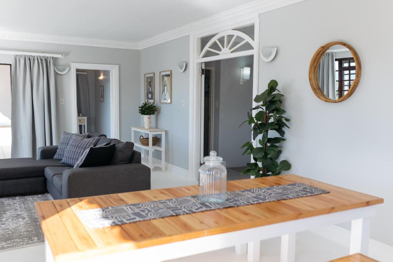 Nahoon Beach Villas Self Catering Apartments 이스트런던 외부 사진