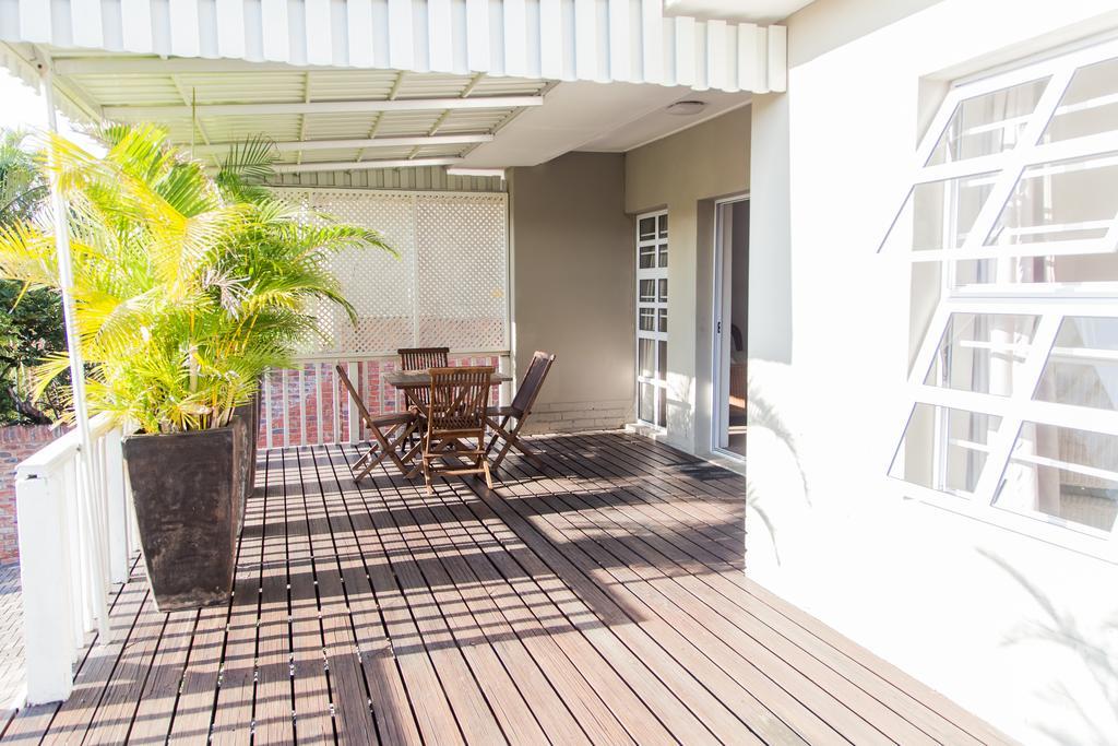 Nahoon Beach Villas Self Catering Apartments 이스트런던 객실 사진