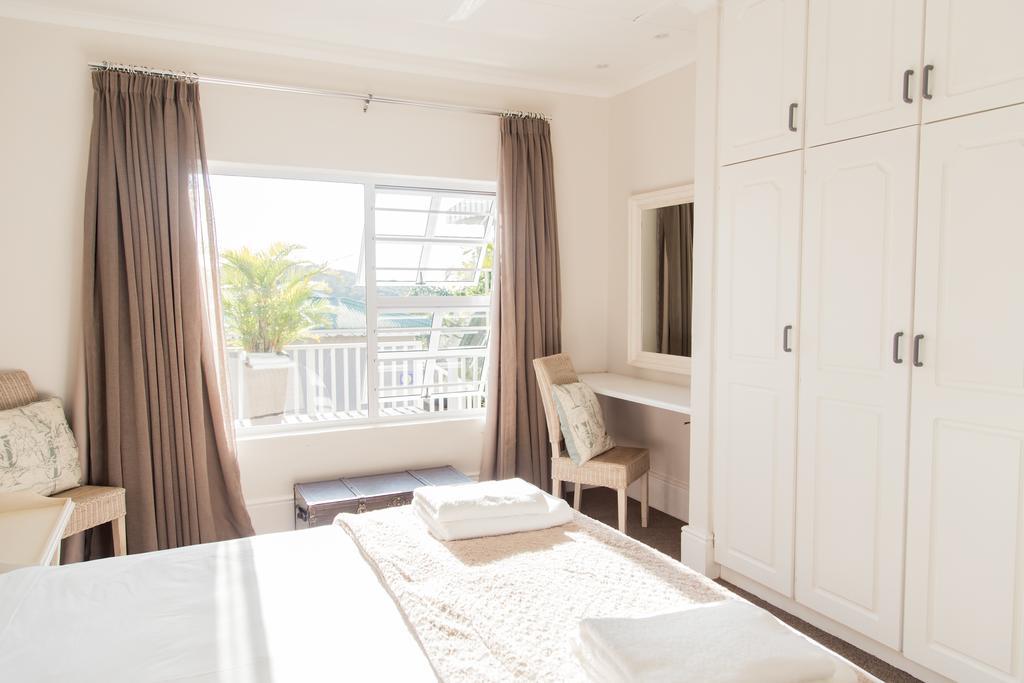 Nahoon Beach Villas Self Catering Apartments 이스트런던 객실 사진