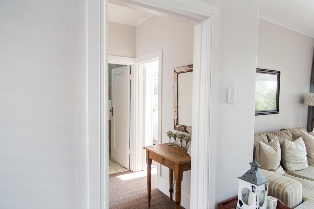 Nahoon Beach Villas Self Catering Apartments 이스트런던 객실 사진