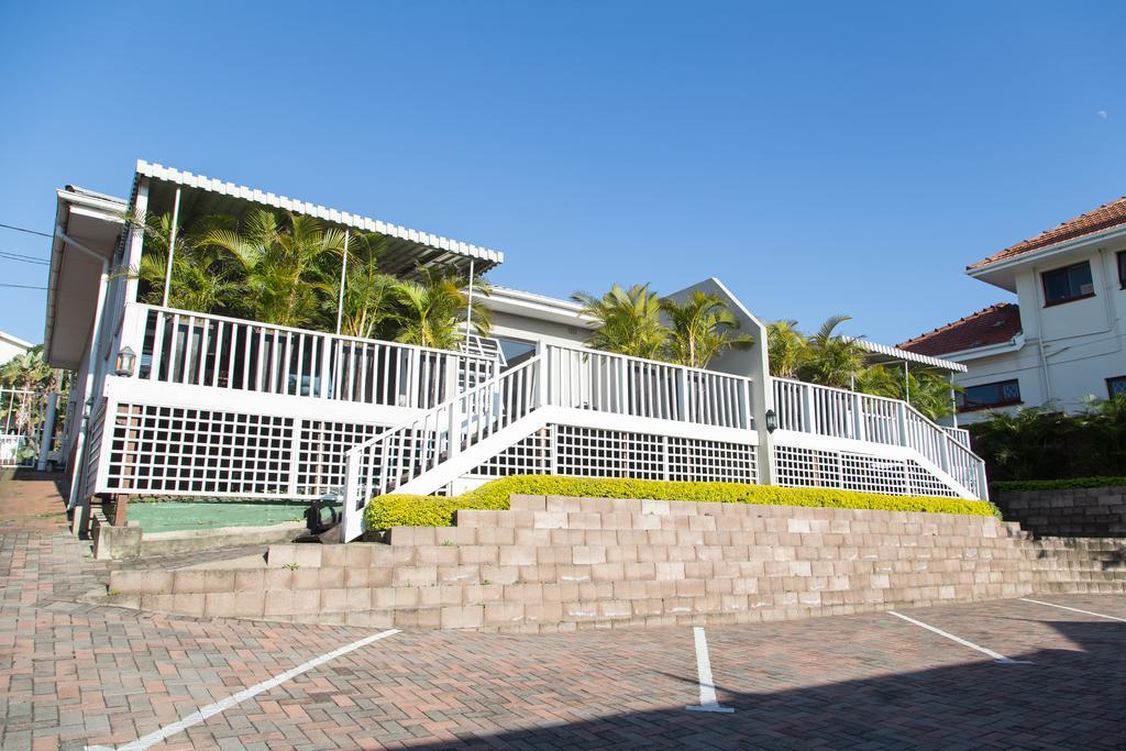 Nahoon Beach Villas Self Catering Apartments 이스트런던 객실 사진